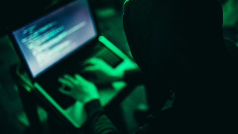 Perigos de vulnerabilidades na autenticação em massa que ameaçam uma grande parte da internet.