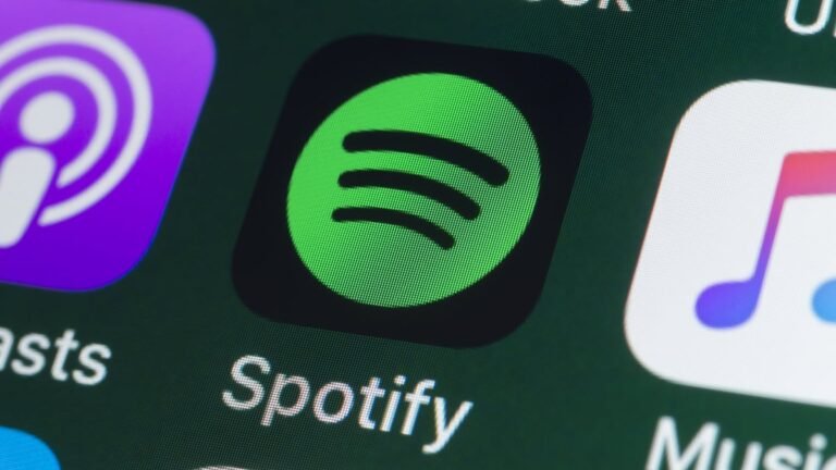 Spotify agora está incluindo a função de comentários nos podcasts.