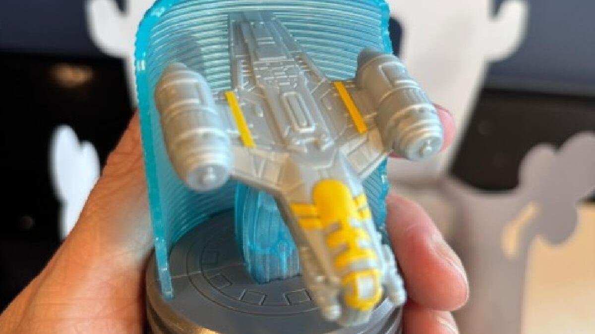cheap looking Razor Crest toy