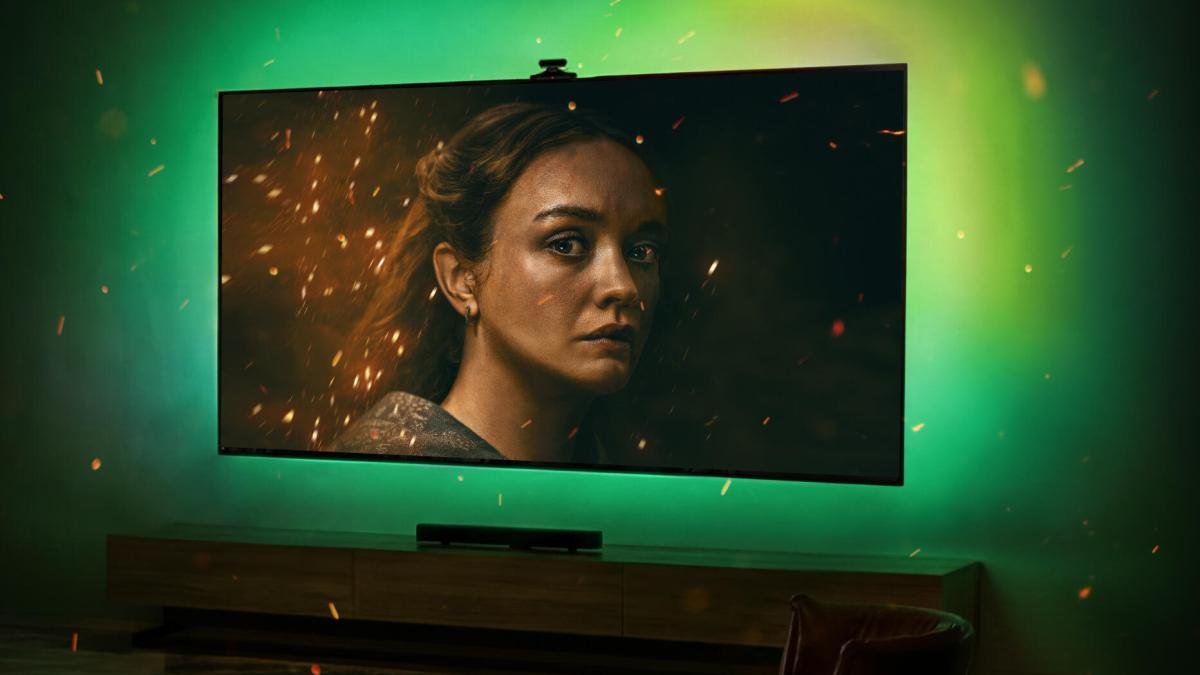 Govee backlighting shows green hues for a House of the Dragon image.