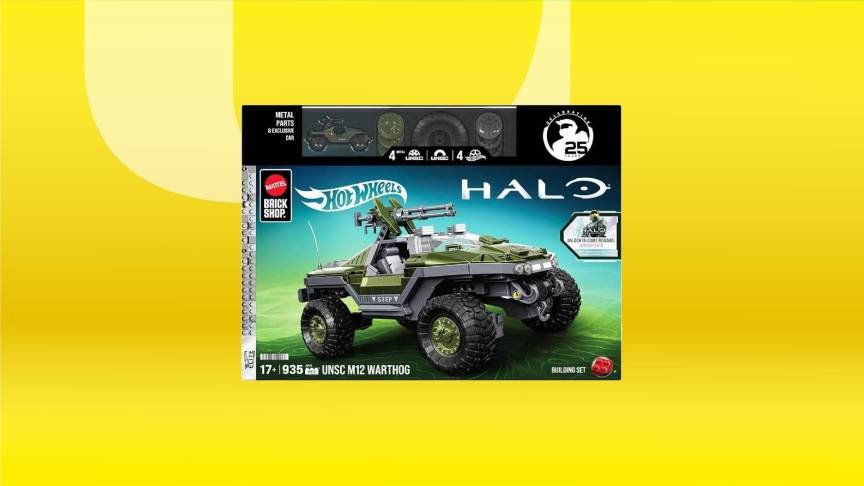 A Warthog building kit against a yellow gradient CNET background.